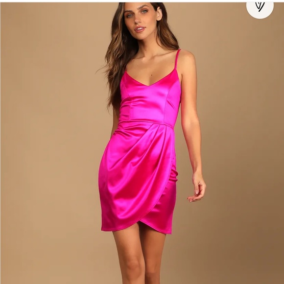 Lulus Dresses & Skirts - LULUS Magenta Satin bodycon Dress